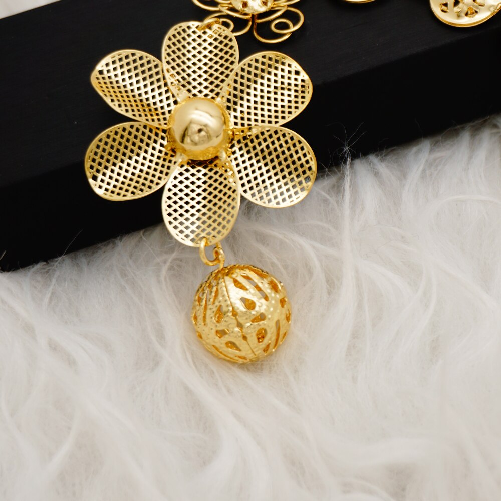Flower Pendant Gold Beaded